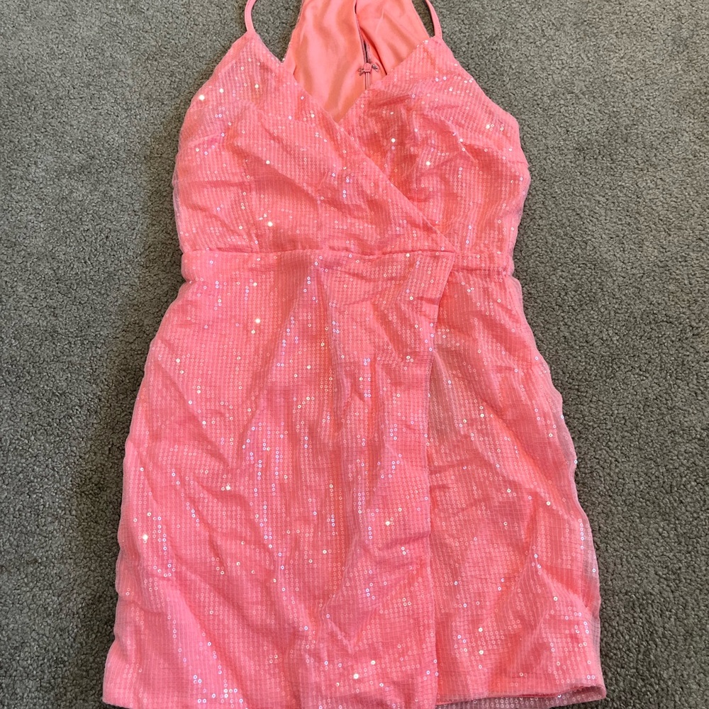 Lulus (very wrinkly) Sparkling Pink Sequin Dress for women or girls! Size small